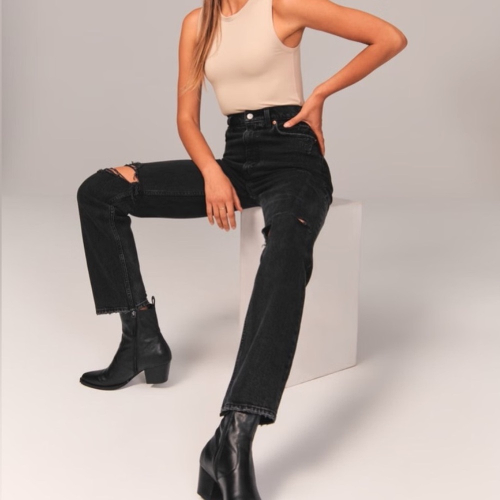 Abercrombie and Fitch Curve Love 90’s Straight Ultra High Rise size 28/6